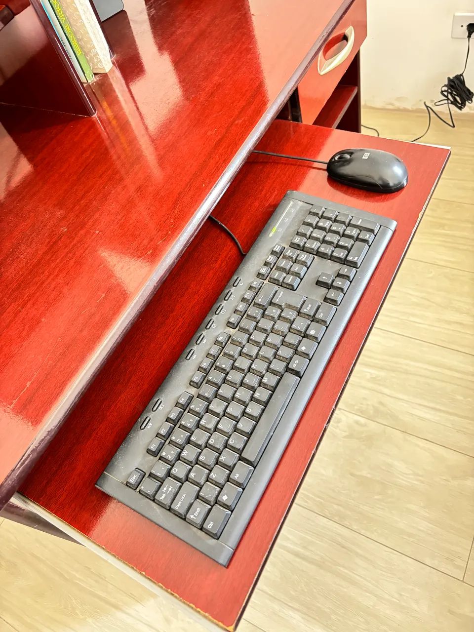 Computador completo + mesa e cadeira64302744716931124