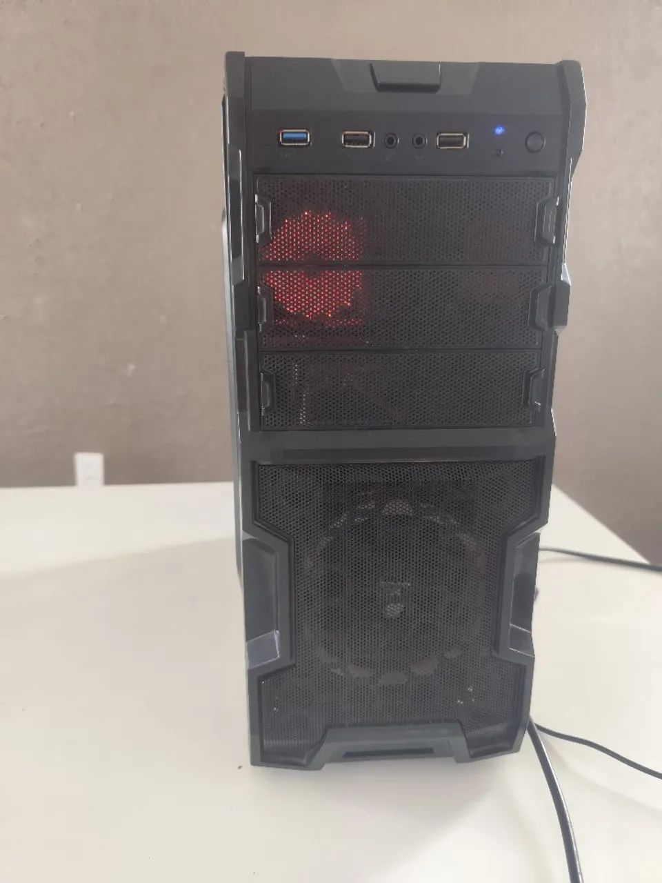 PC Gamer com LED Vermelho