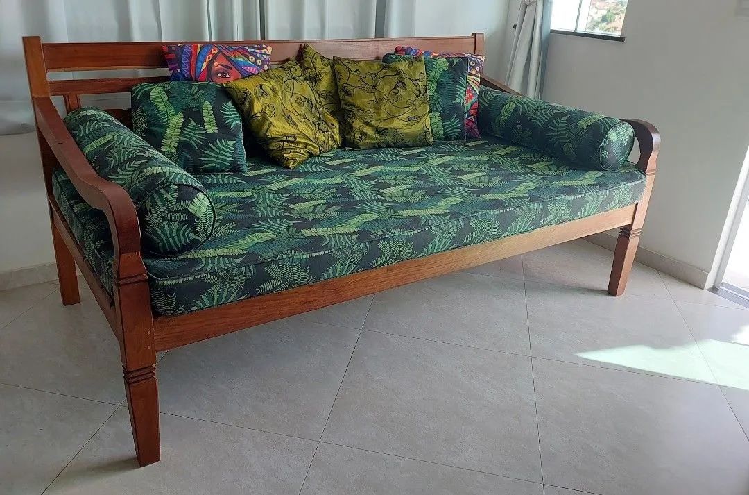 Vendo  banco cama surubão  em madeira  demolição 