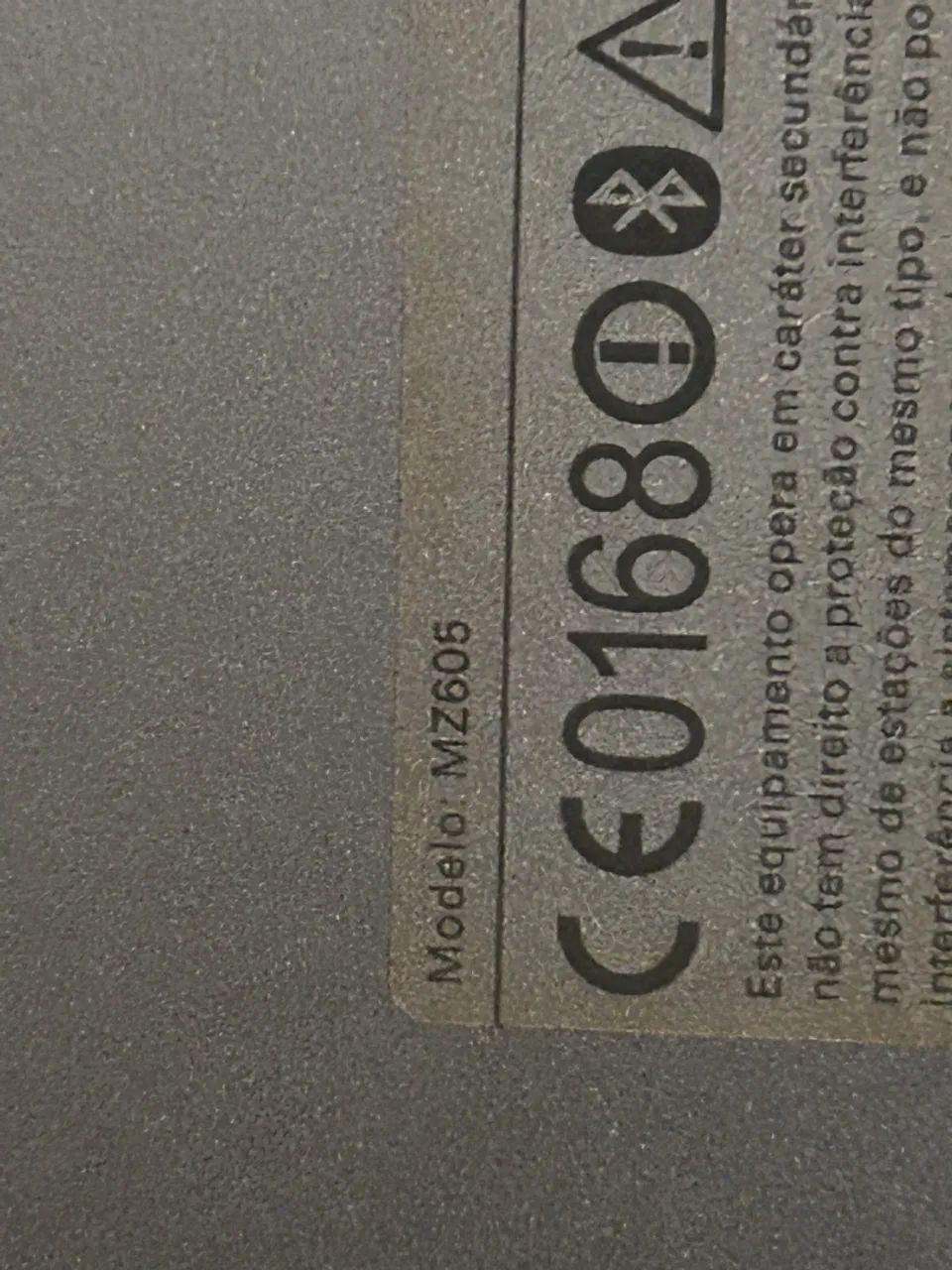 Tablet Motorola para arrumar ( incluso acessórios)