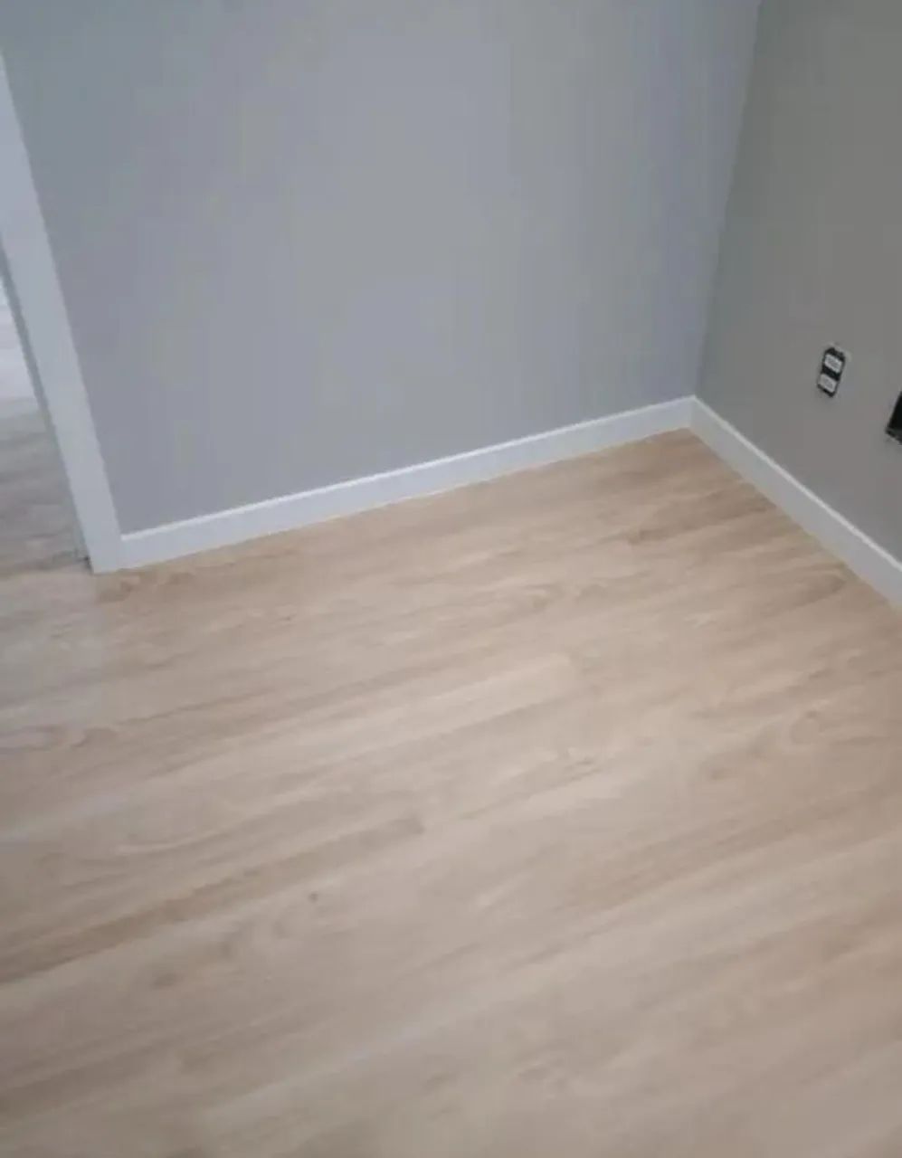 Piso Laminado para escritório/é Rodapé MDF/ Divisórias  - Foto 2