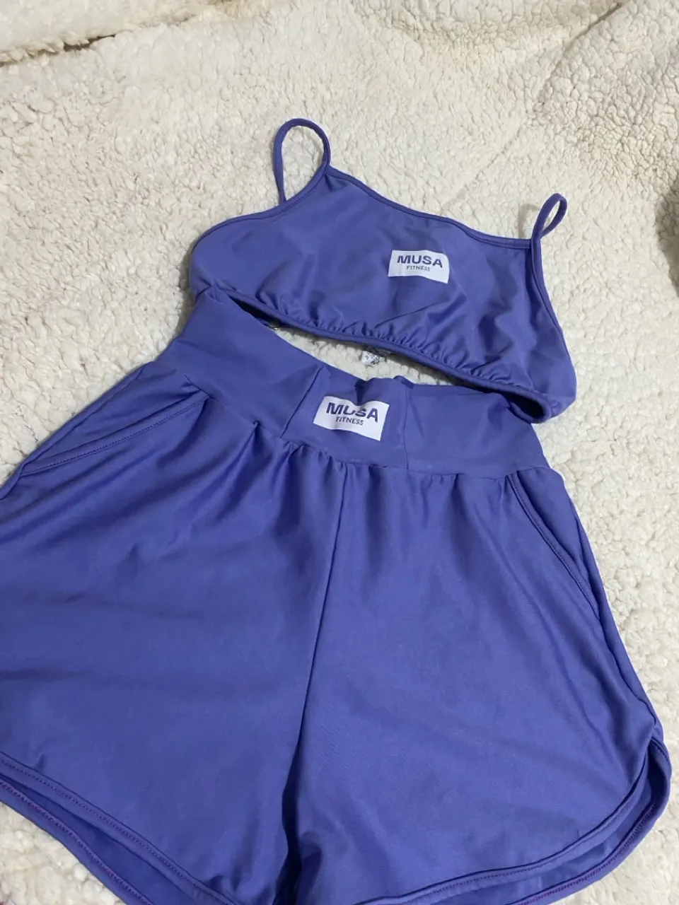 Conjunto Fitness Musa: Top e Shorts Roxo