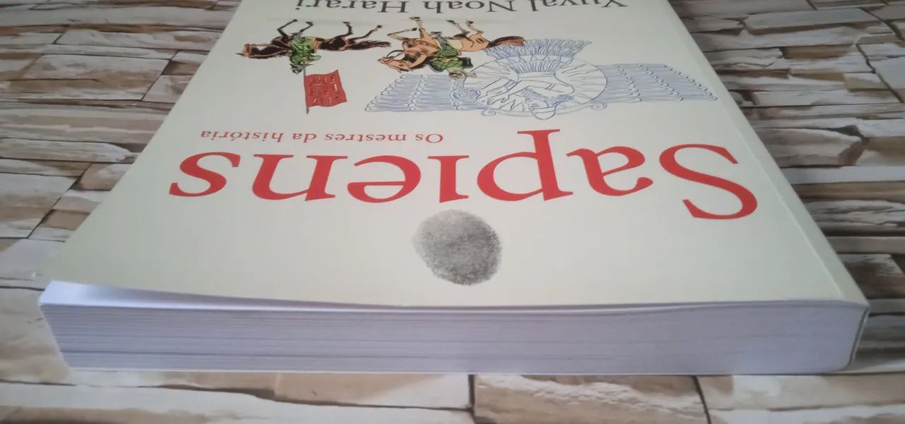 Livro Sapiens: Os Mestres da história( Edição em quadrinhos), de Yuval Noah Harari. - Foto 3