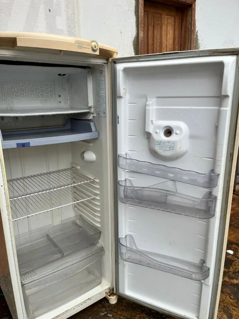 Vende-se geladeira usada - Foto 4