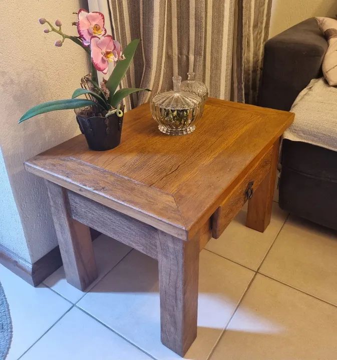Mesa de centro de madeira maciça - Foto 2