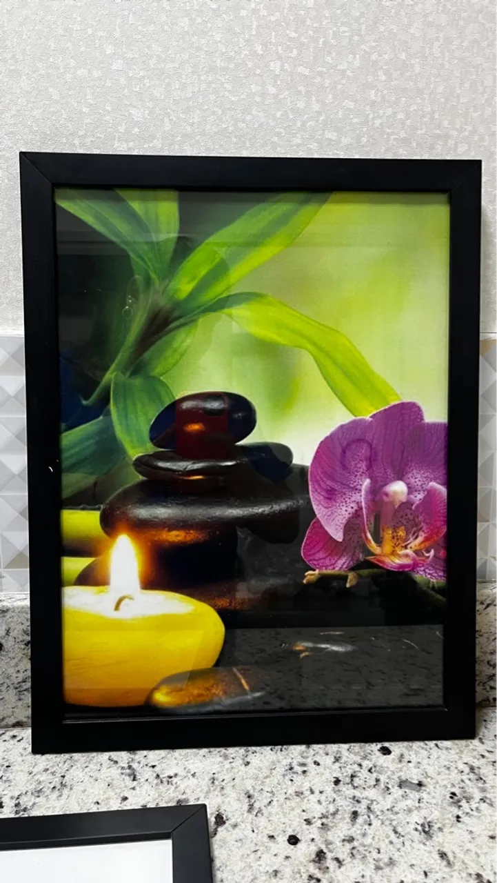 Quadros decoração área de estética e unhas.