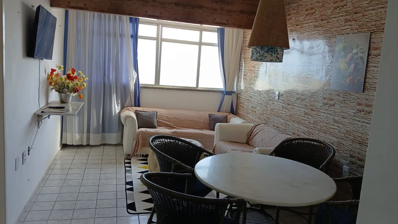 Apartamento com vista para o mar, pe na areia
