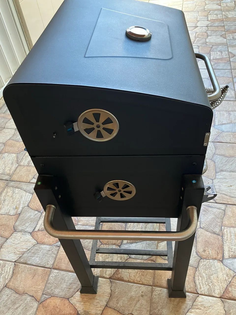 LIQUIDAÇÃO URGENTE! Churrasqueira Smoker Grande  c/ Termômetro - - Foto 3