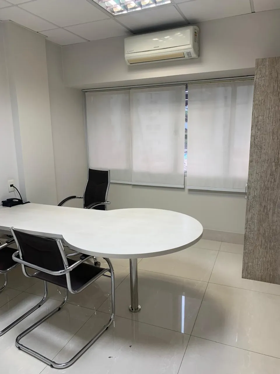 Sala/Escritório na Reta da Penha (em frente ao Centro da Praia), mobiliada, 108m2