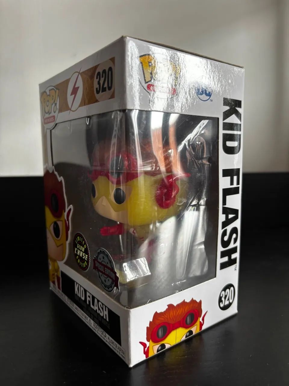 Funko Pop Kid Flash Chase Glow 320 Hobbies e coleções Vila