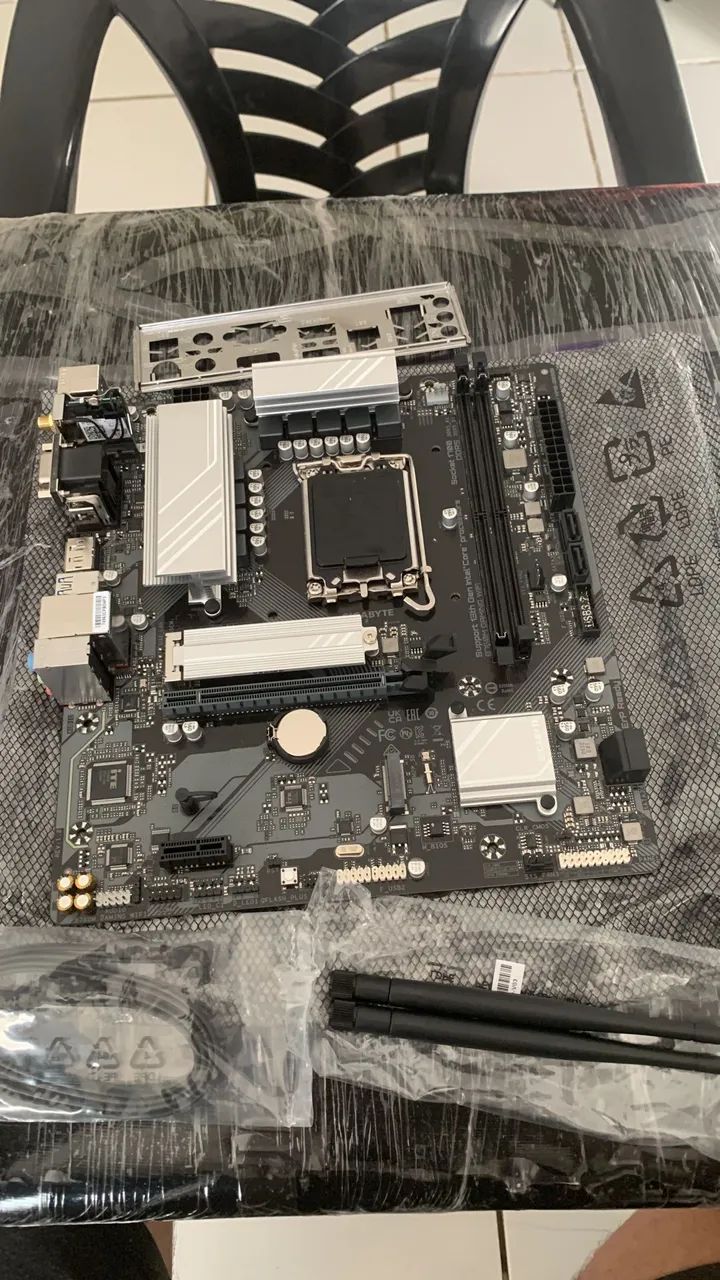 Gigabyte B760M Gaming WIFI DDR5 - Foto 3