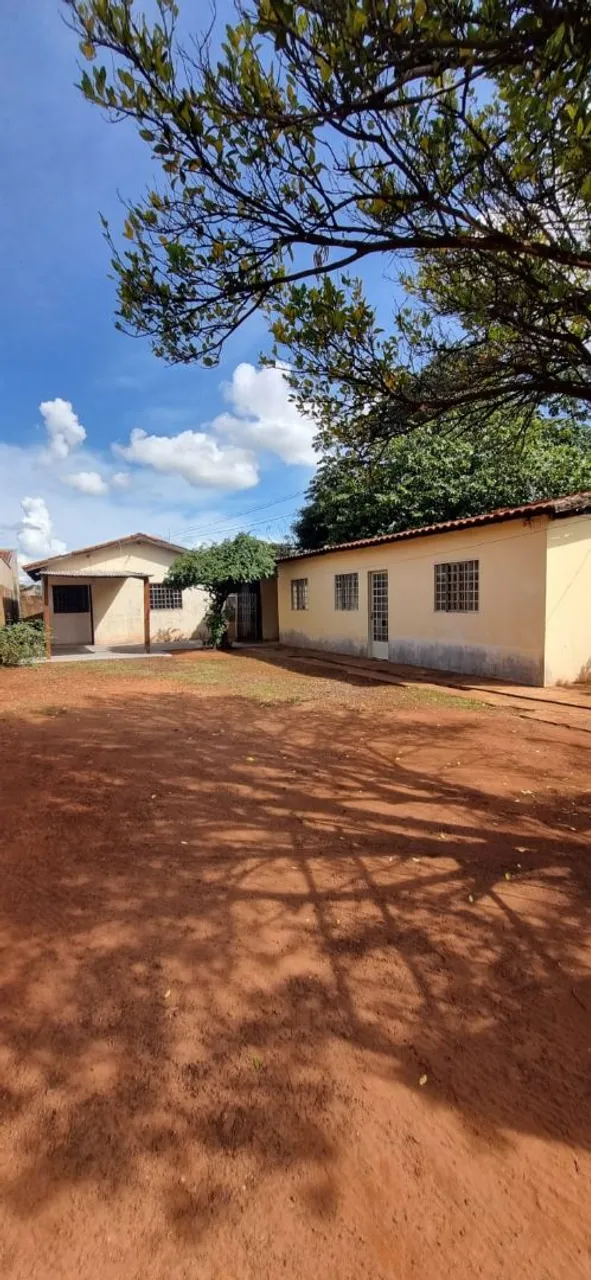 Alugo casa(800) e kitnet(600)