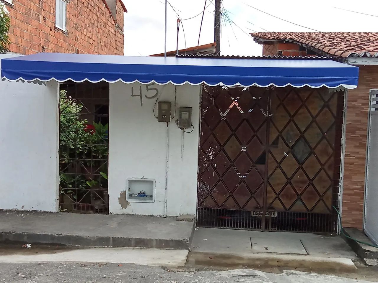 Toldo arqueado na cor azul