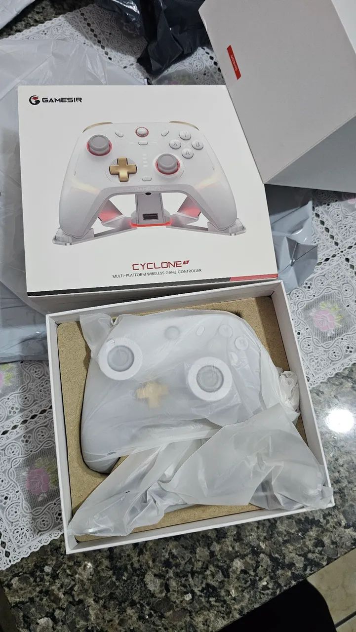 Controle Gamesir Cyclone 2 branco - Foto 3