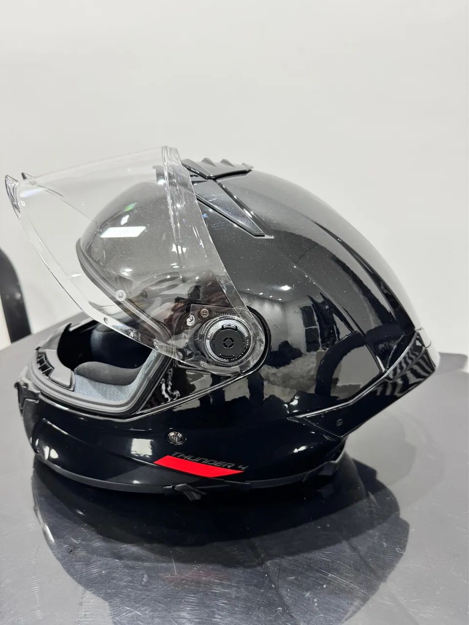 Capacete  fechado semi novo