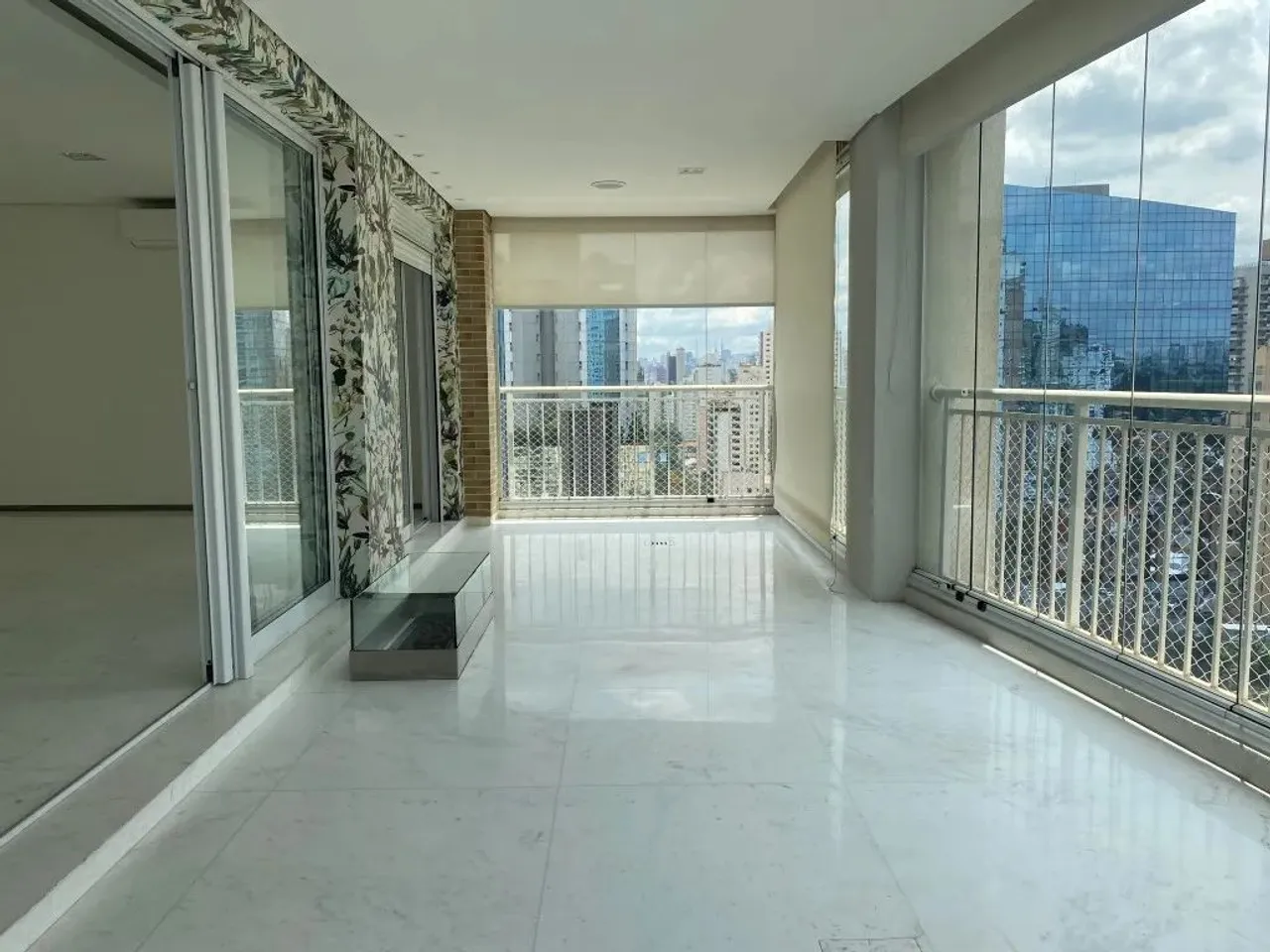 Apartamento tipo para venda com 2 quartos, sendo 2 suítes, 185m²