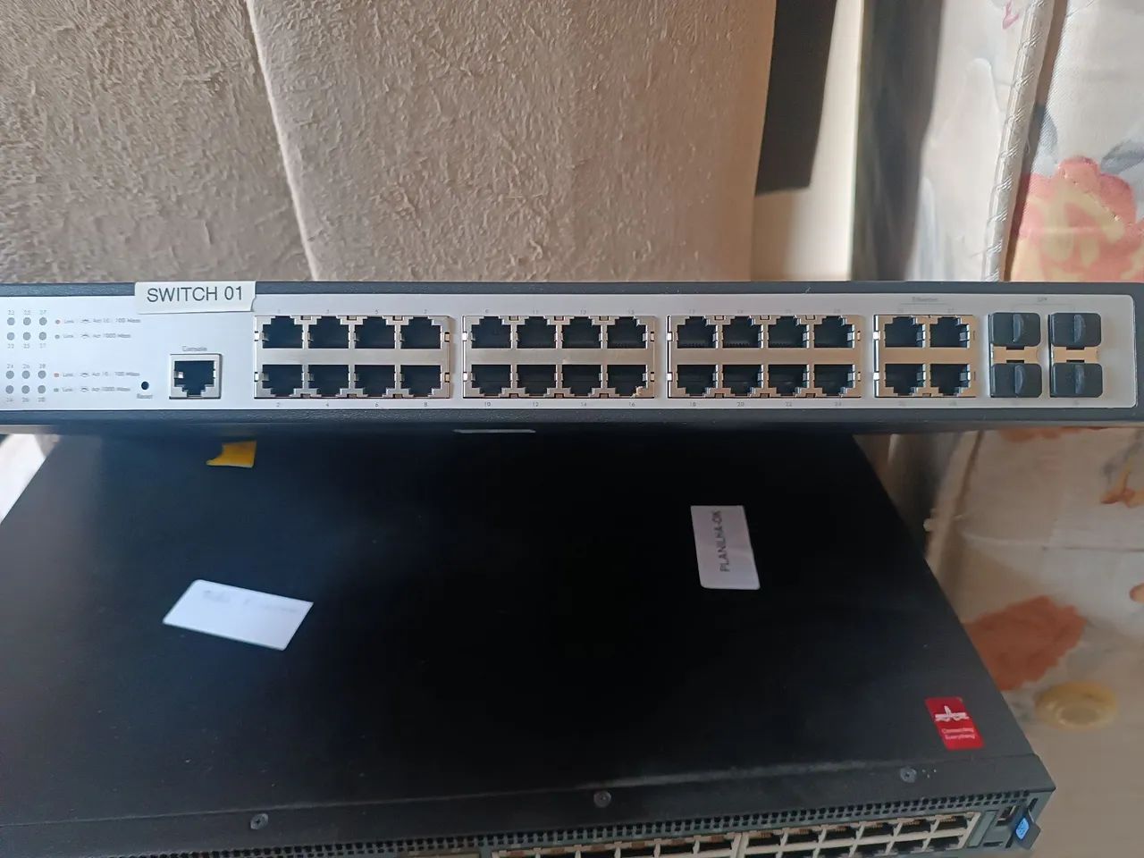 Switch GERENCIÁVEL 24 portas - Intelbras SG 2404 MR L2+