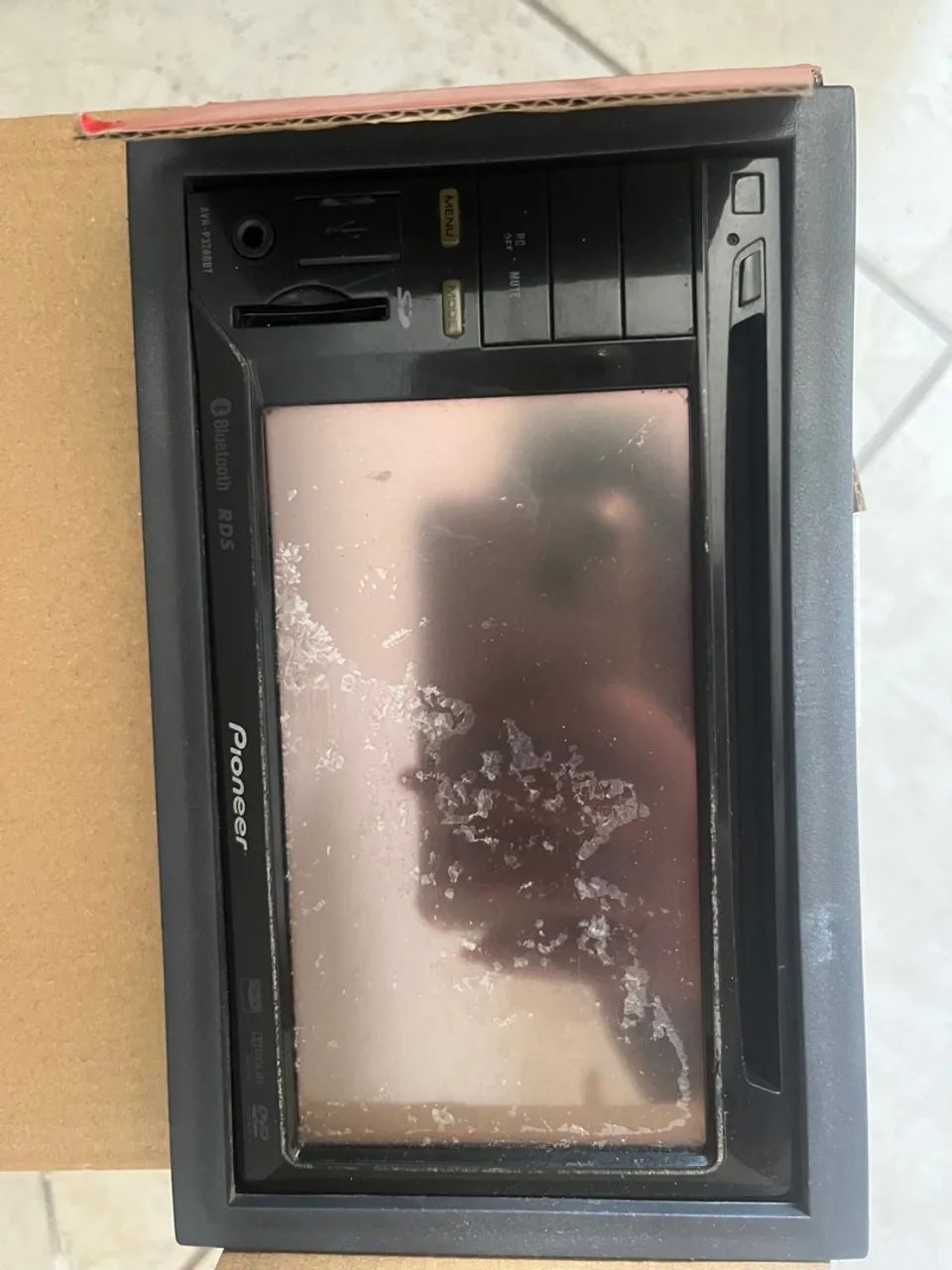 Som automotivo Pioneer Bluetooth com tela