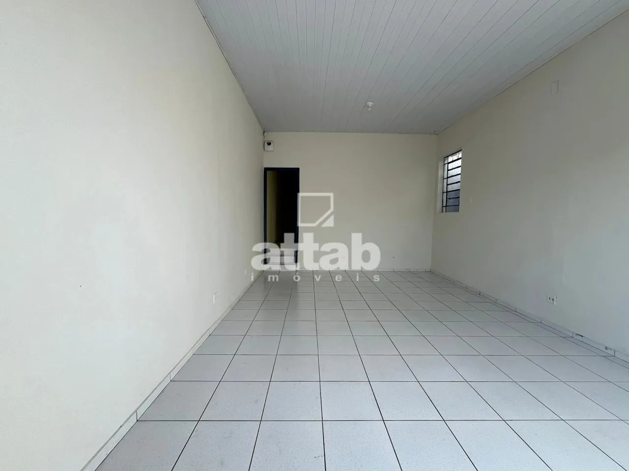 Ponto comercial/Loja/Box para aluguel tem 92 metros quadrados - Foto 2