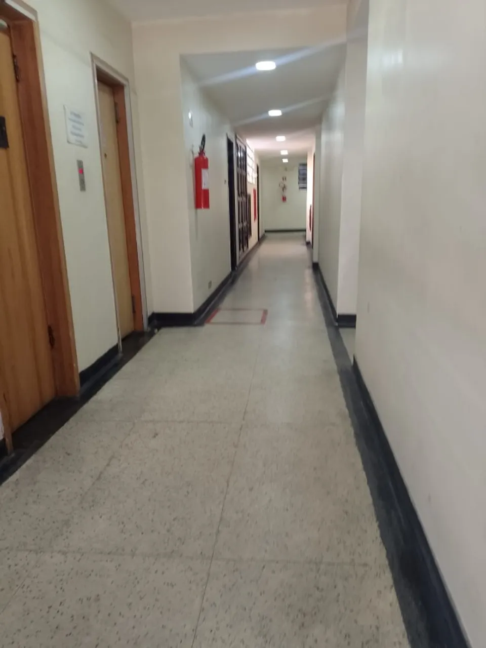 Troco, Vendo ou Alugo..Sala Comercial em Madureira!!