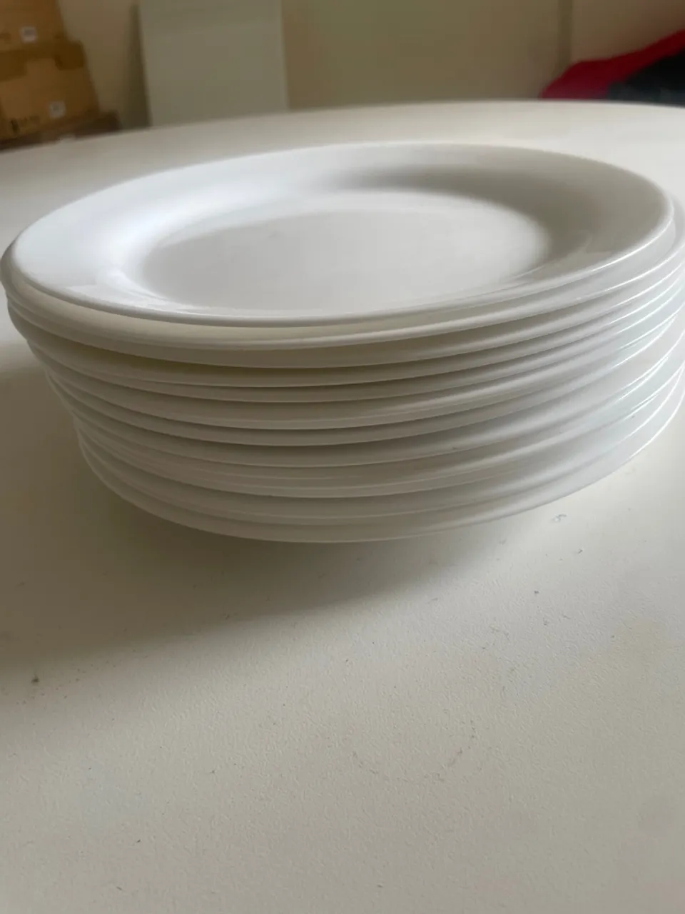 Conjunto de 15 und de Pratos Brancos