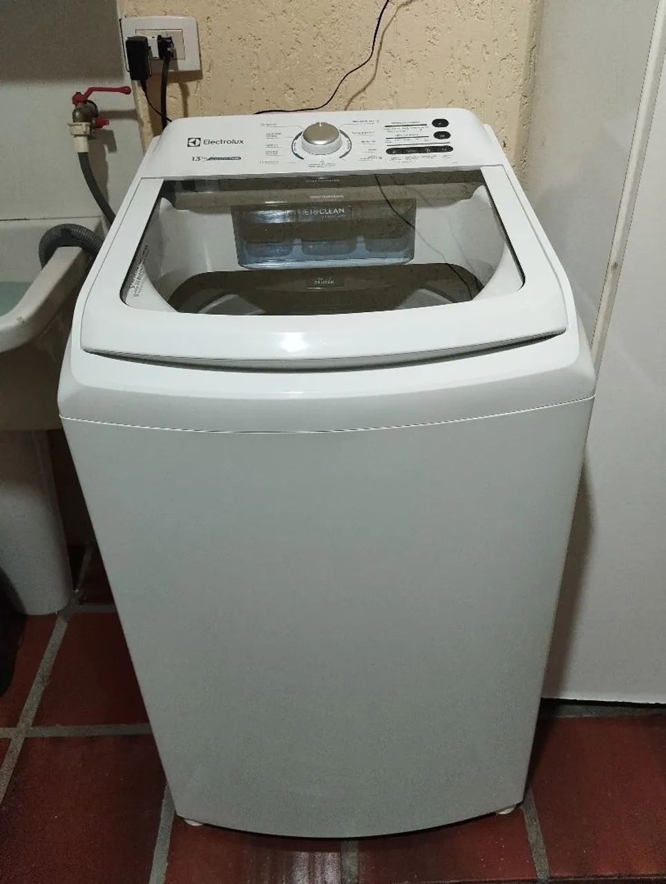 Máquina de lavar roupa Electrolux led 13 essential care 