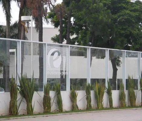 Muro de vidro sob medida 