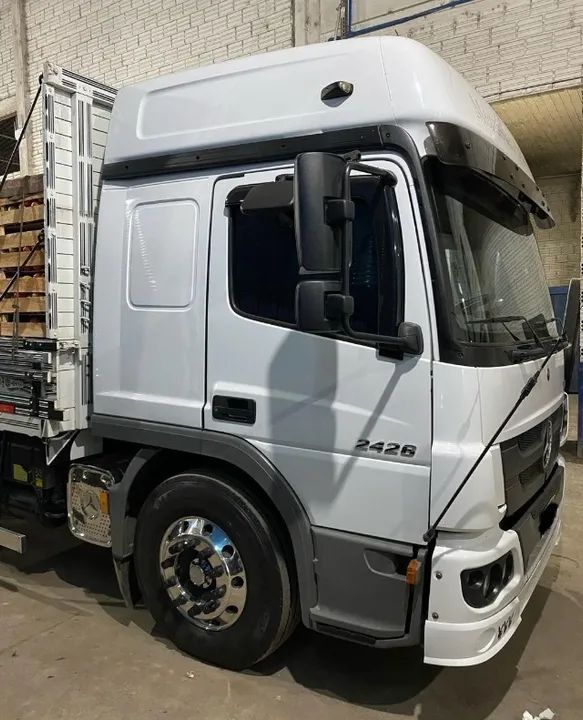 Mb Atego 2426 2014 6x2 - Foto 3