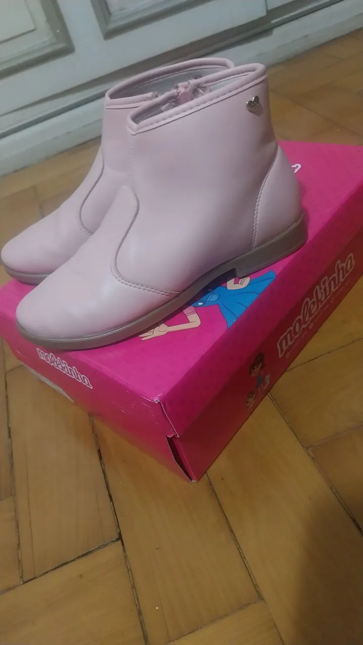 Bota Molekinha Rosa tamanho 30- Conforto e Estilo para sua Princesa!