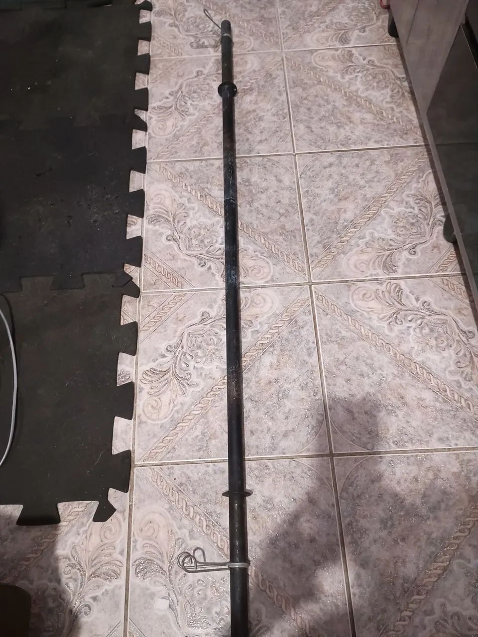 Barra de Musculação maciça com duas presilhas  - Foto 6