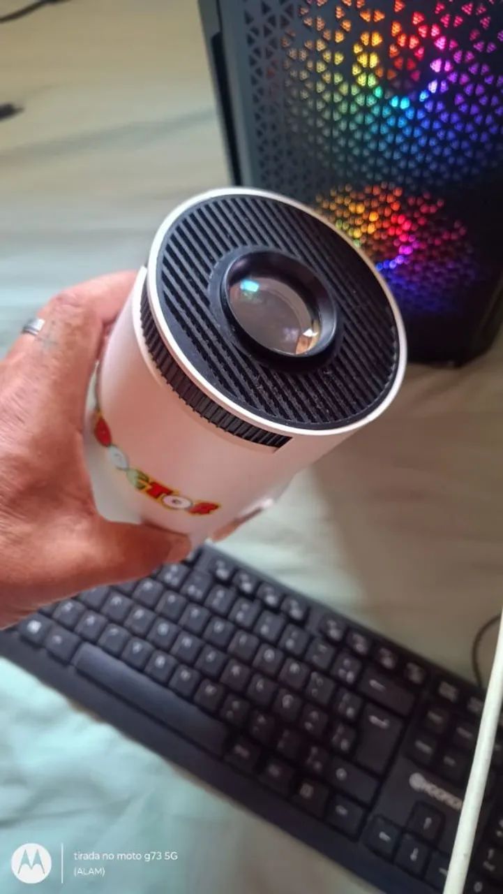 Projetor Portátil para Filmes e Fotos