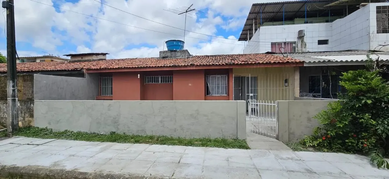Casa para Venda em Recife, Caxangá, 3 dormitórios, 2 banheiros, 2 vagas
