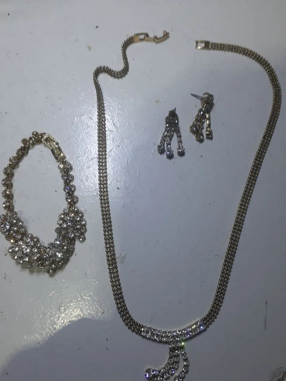 Conjunto de colar,pulseira e brincos com strass - Foto 2