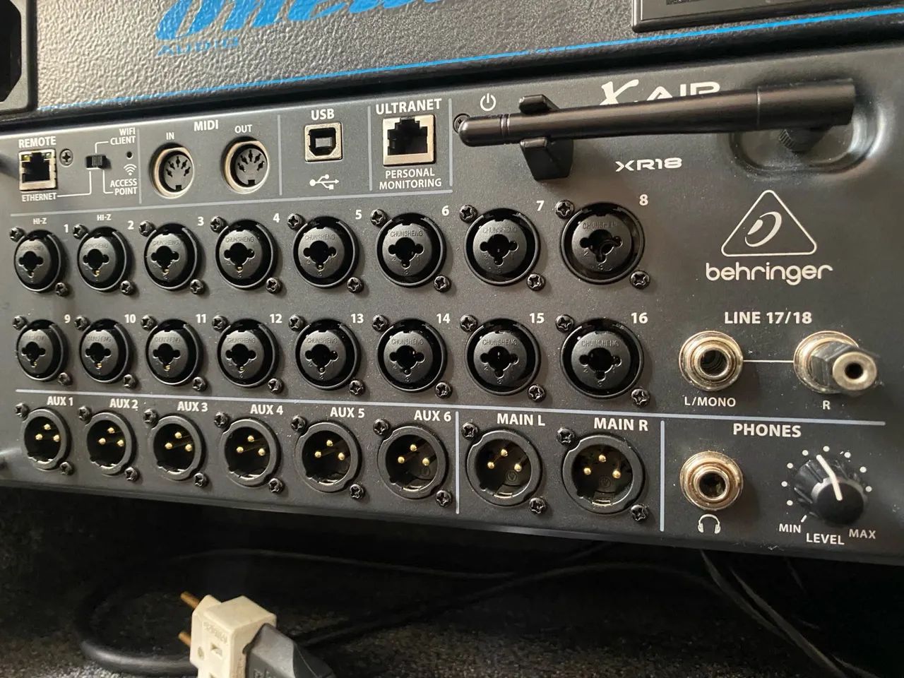Mesa de Som xr18 behringer - Foto 2