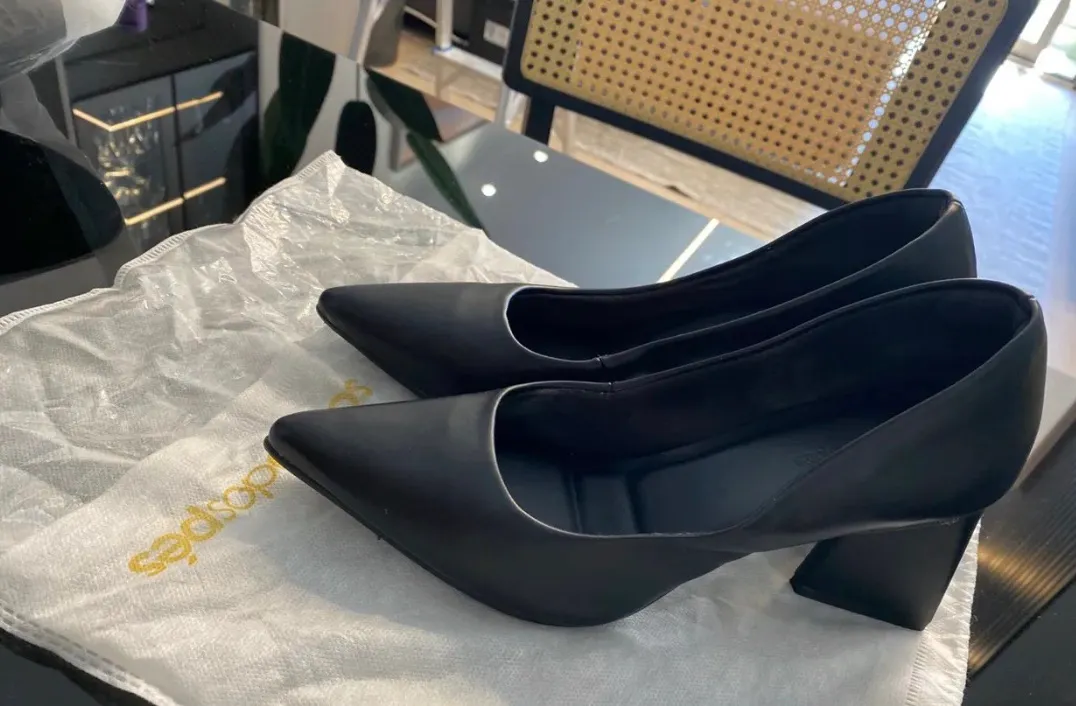 Sapatos de salto preto elegantes- Seminovo