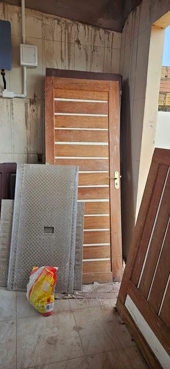 Porta de madeira em ótimo estado - Foto 3