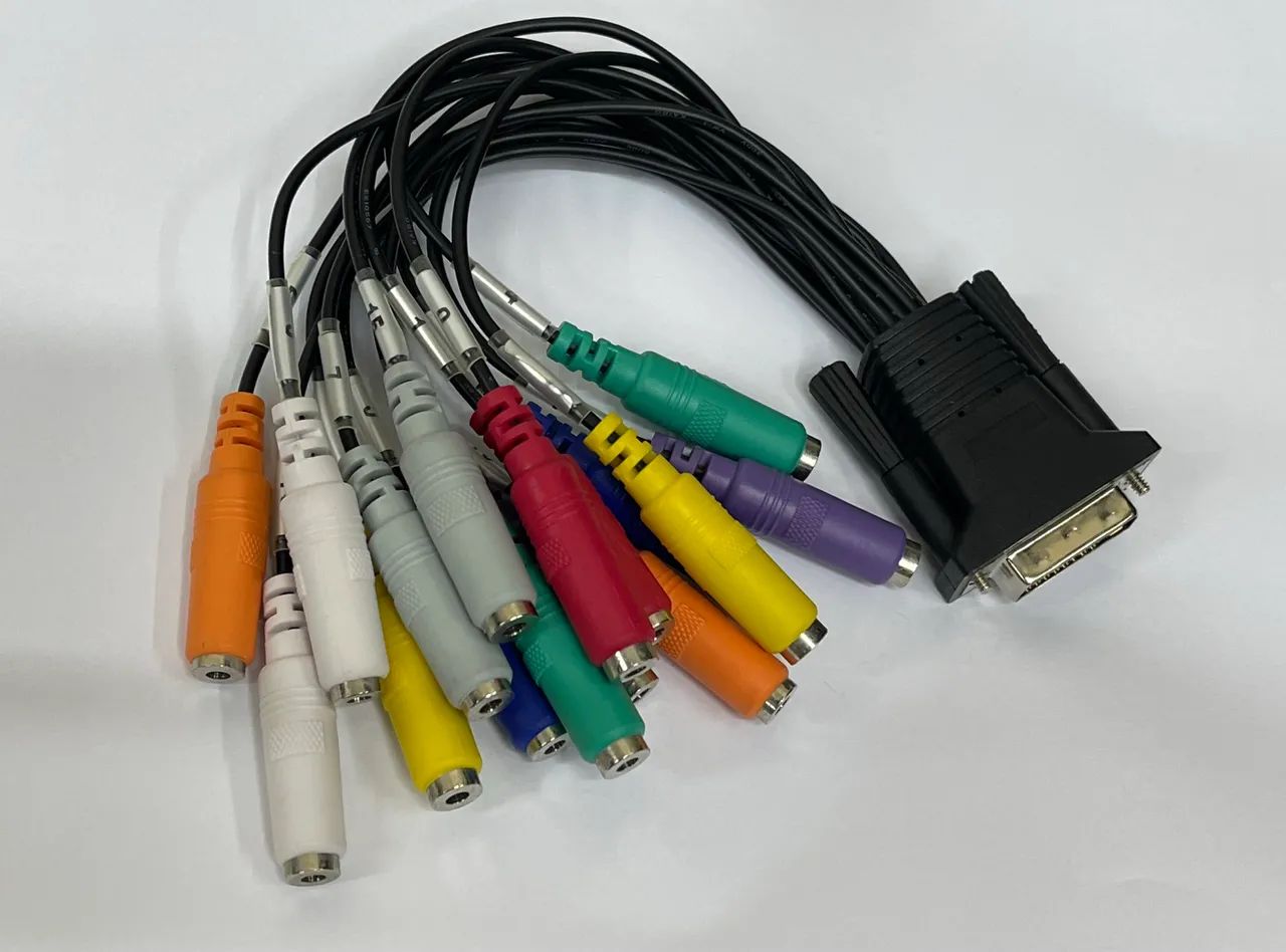 DMS-59 macho para 12x RCA fêmea (vídeo analógico)