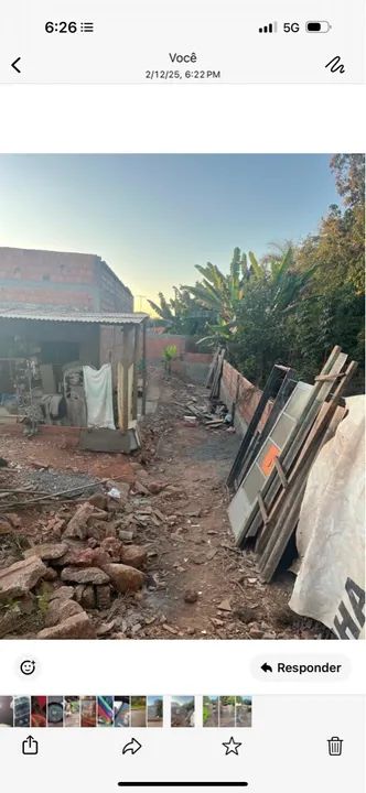 Vendo meio lote, proximo a Padaria do Esteves, com 5 de frente e 25 de comprimento