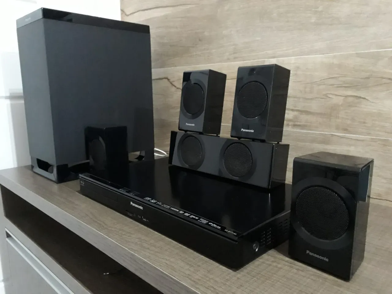 Vendo Home Panasonic blue ray 1000 W por 450.00