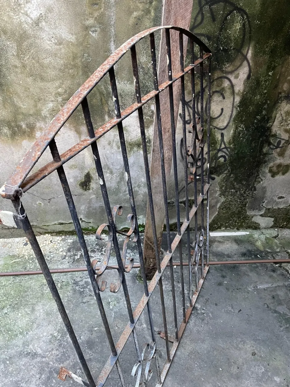 Grade de Ferro com Detalhes