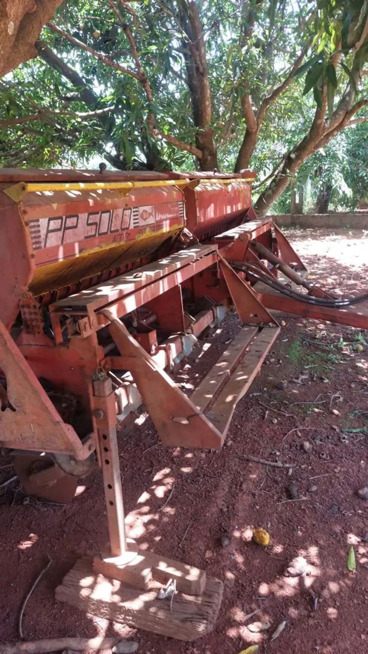 Plantadeira Balden pra solo 6 linha hidráulica funcionando perfeitamente  - Foto 4