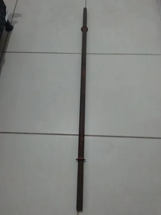 Barra de Musculação 1,42m de comprimento.