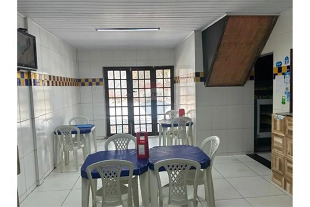Ponto comercial com duas kitnets na Santa Lúcia