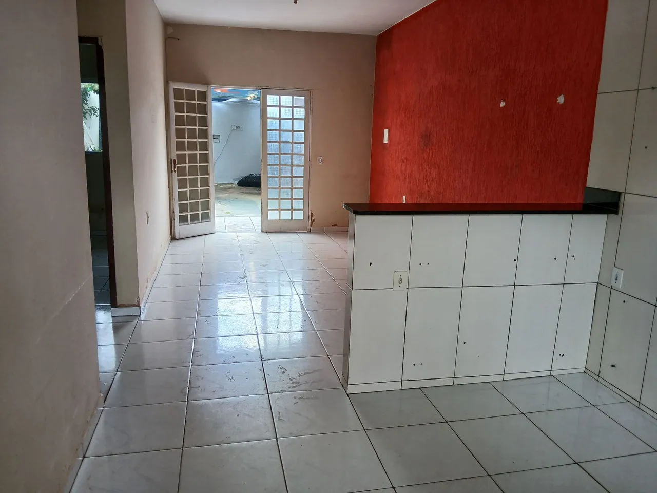 Alugo casa 1000