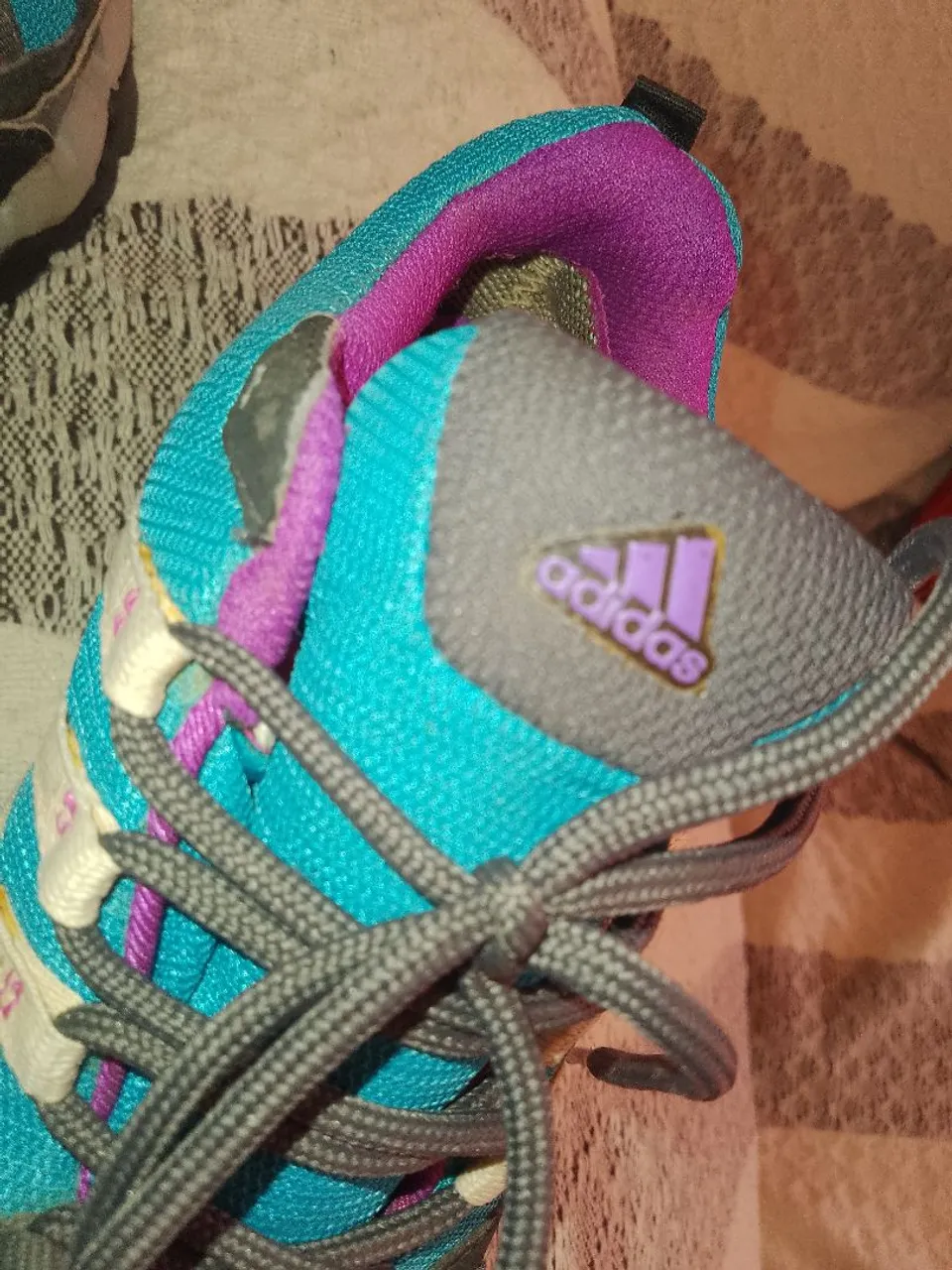 Tênis Adidas Esportivo Azul e Roxo