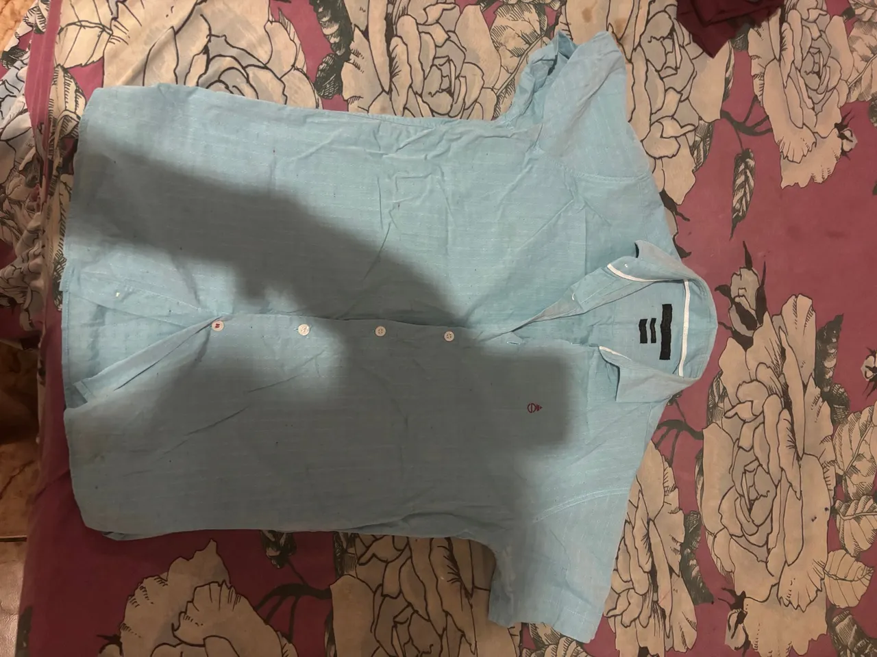 camisa sketch usada apenas 3 vezes retirada na praça dos trabalhadores