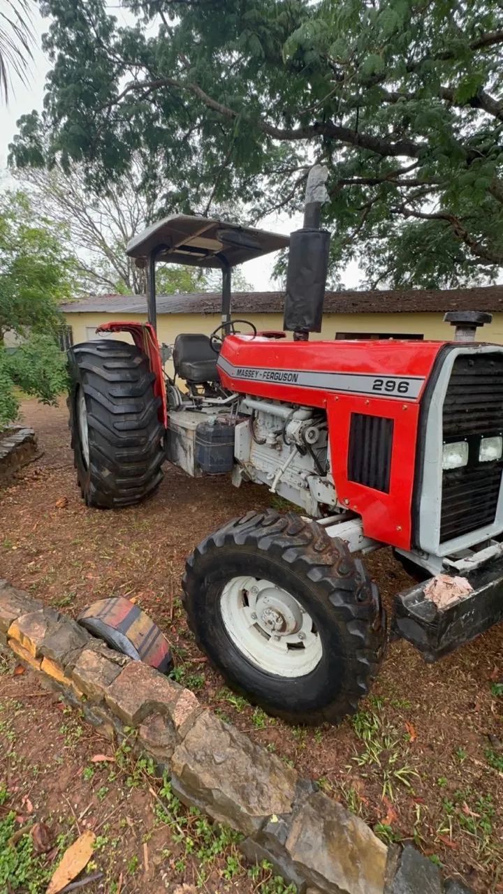 Trator 296 marsey 