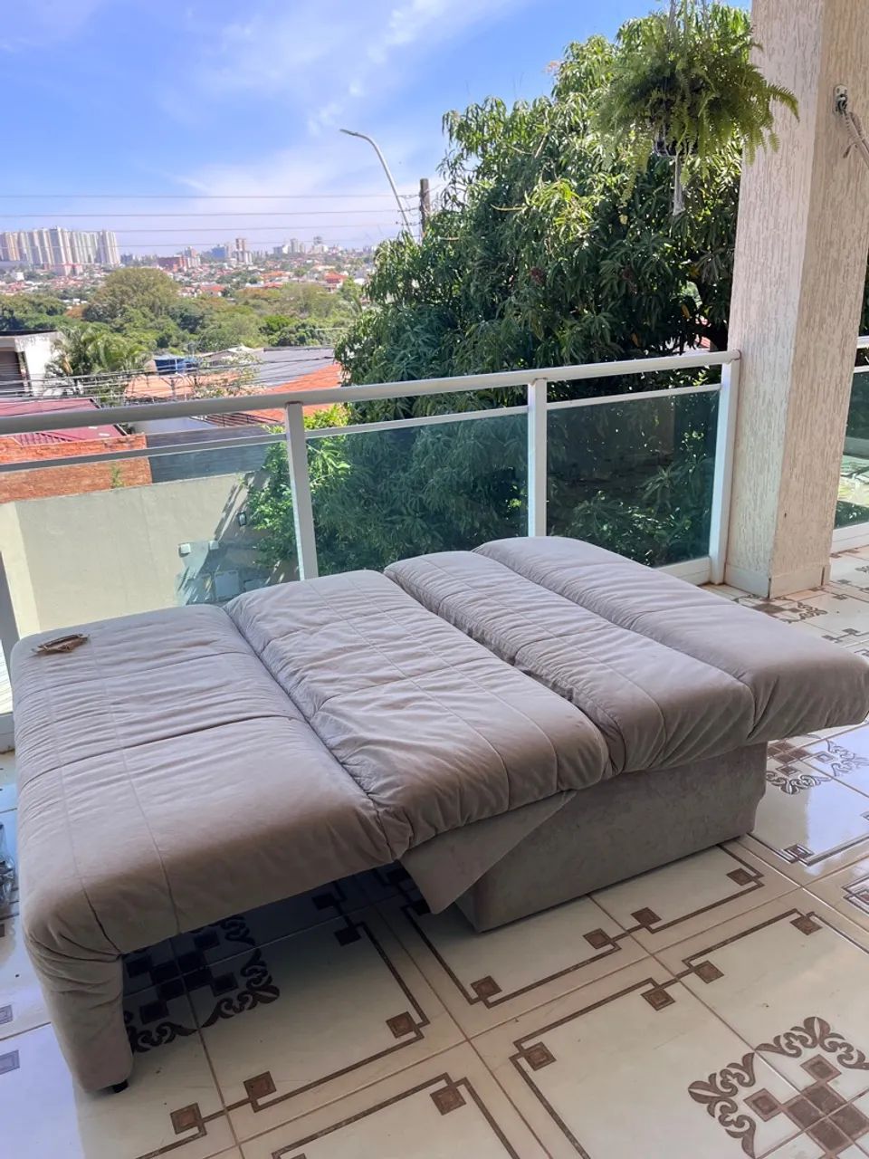 Comfortable and Modern Sofa Bed65138001379842121