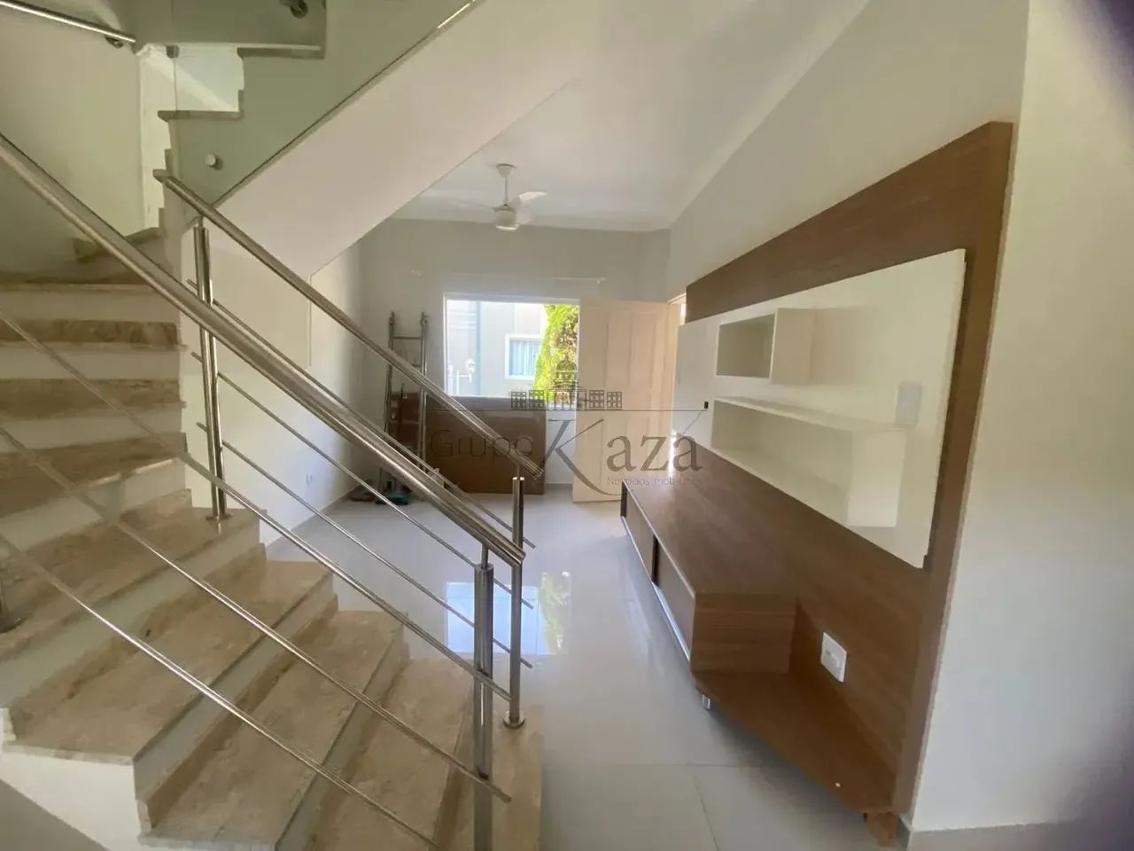Oportunidade - Casa em Condomínio - Chácaras São José - Condomínio Bonna Ville - 3 Dormitó
