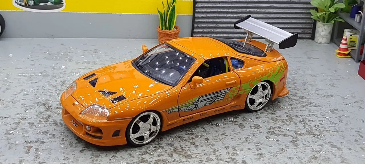 Jada toys 1/24 -Toyota Supra 1995 - Velozes e Furiosos - Hobbies e
